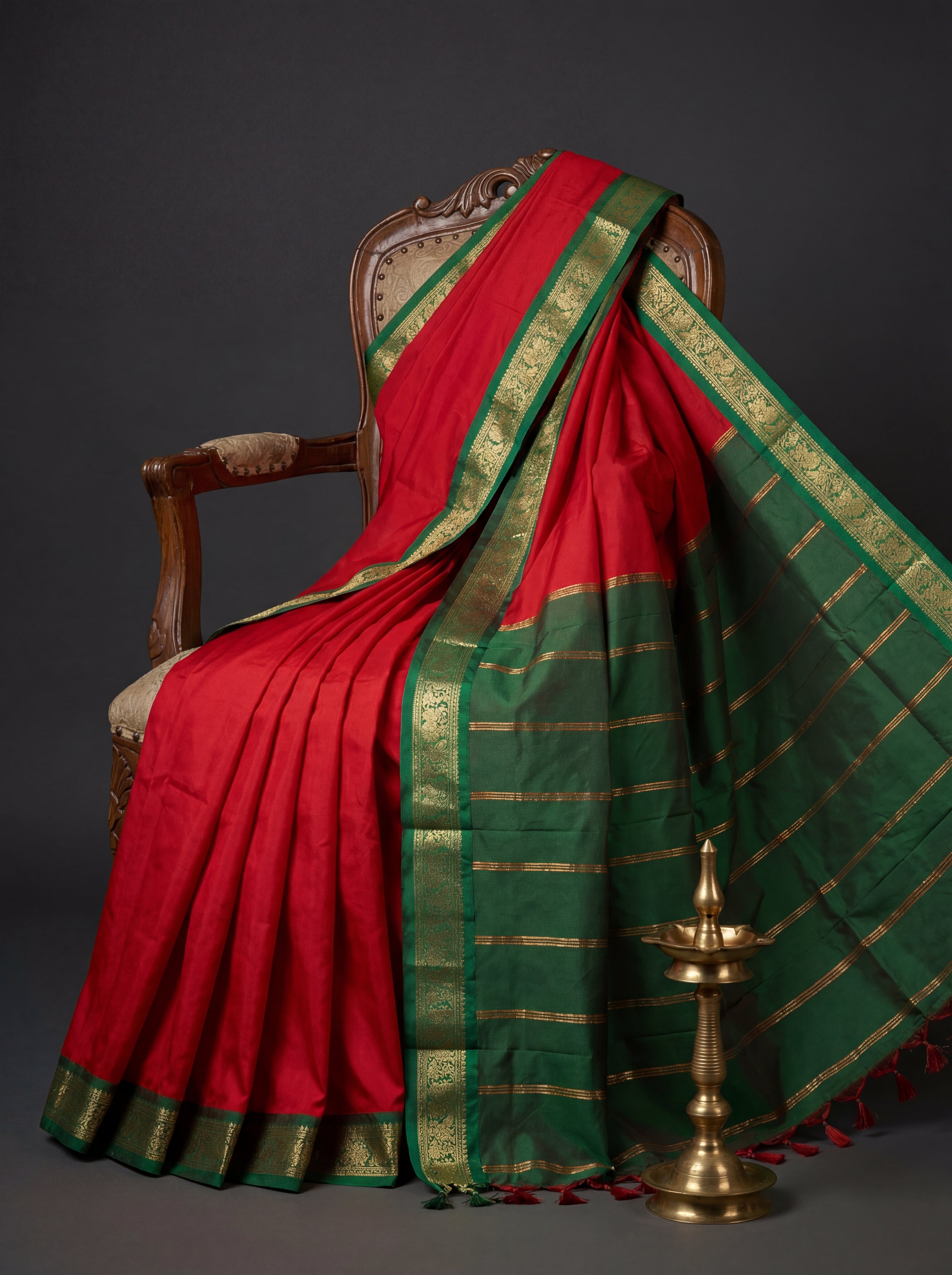 Classic Red And Bottle Green Kanchi Handloom Saree